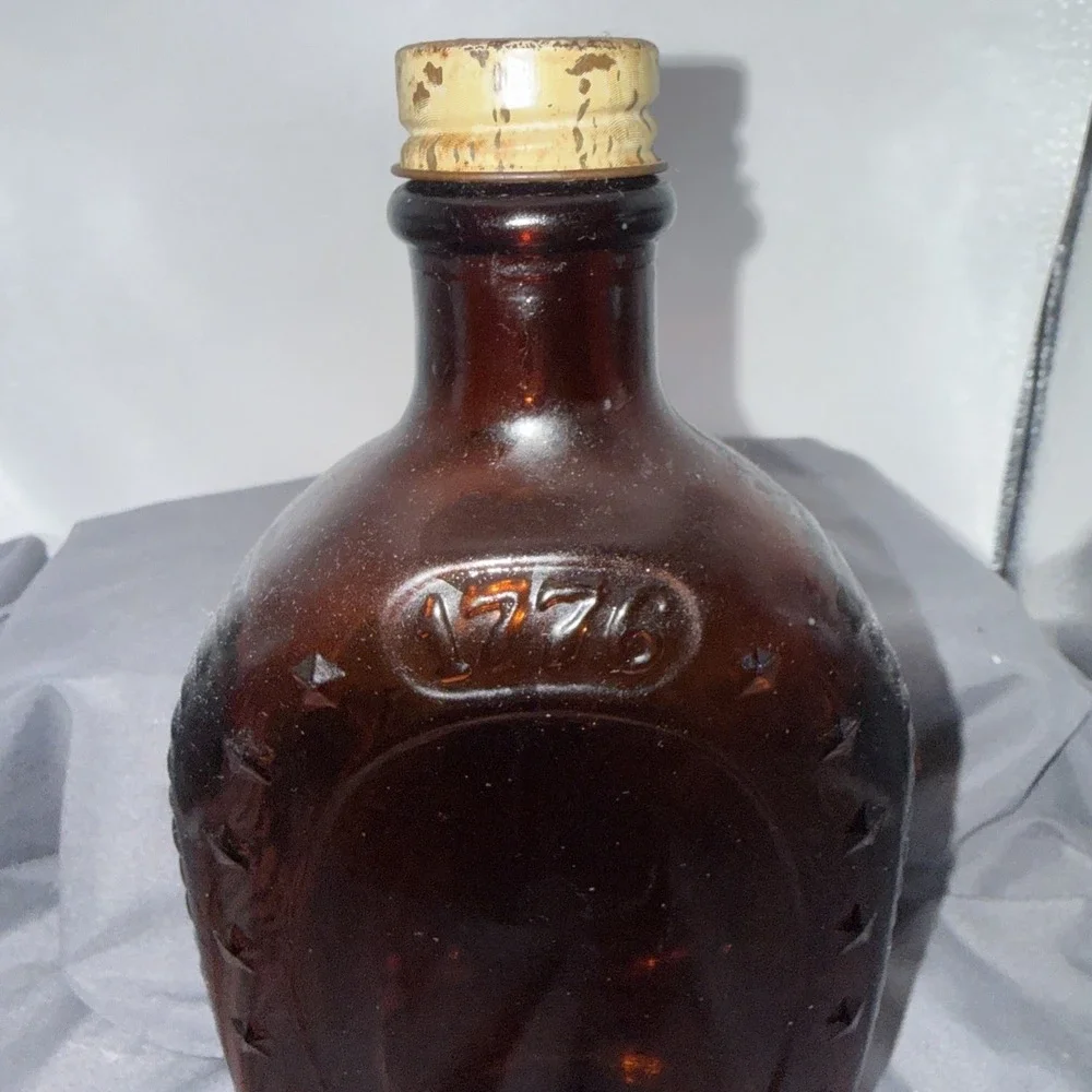 Vintage Log Cabin Maple Syrup 1776/1976 Bicentennial Brown Bottle With Eagle
